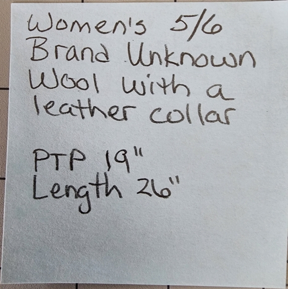 Women's wool jacket with leather collar - Picture 6 of 6